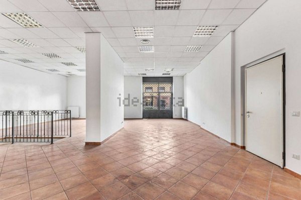 negozio in vendita ad Abbiategrasso