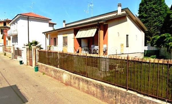 casa indipendente in vendita ad Abbiategrasso