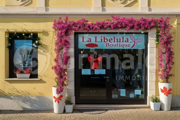 negozio in vendita ad Abbiategrasso