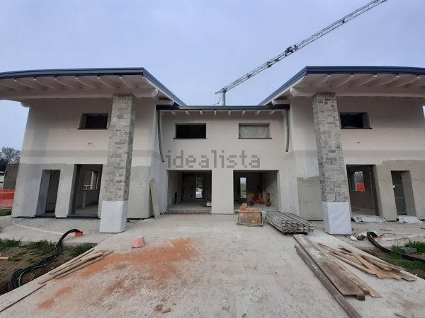 casa indipendente in vendita ad Abbiategrasso