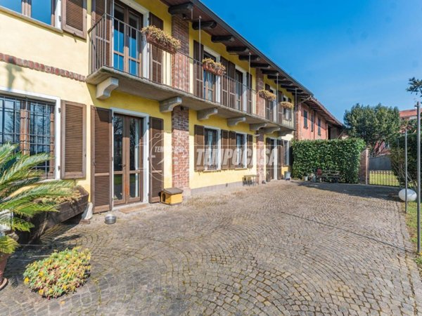 casa indipendente in vendita ad Abbiategrasso