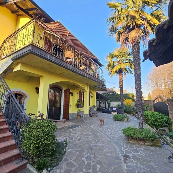 casa indipendente in vendita ad Abbiategrasso