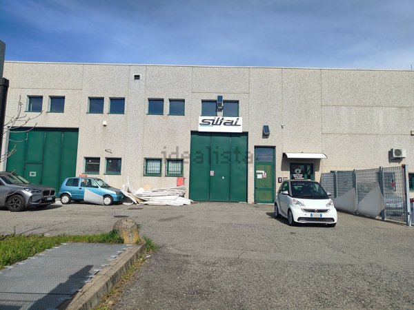 capannone in vendita ad Abbiategrasso