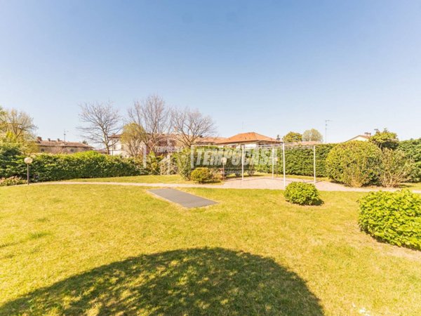 appartamento in vendita ad Abbiategrasso in zona Castelletto