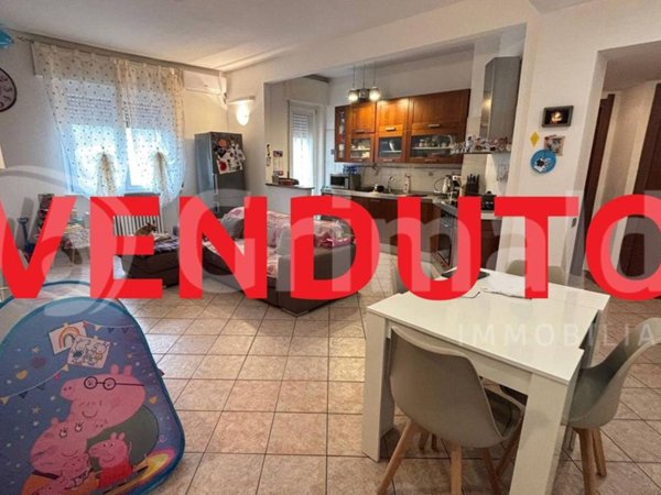 appartamento in vendita ad Abbiategrasso in zona Castelletto