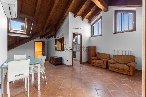 appartamento in vendita ad Abbiategrasso in zona Castelletto