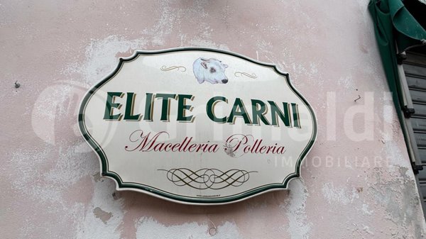 negozio in vendita ad Abbiategrasso