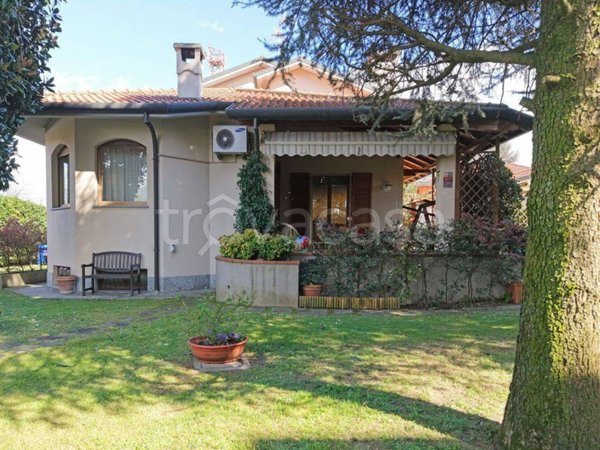 casa indipendente in vendita ad Abbiategrasso
