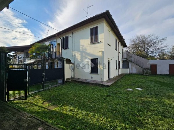 appartamento in vendita ad Abbiategrasso in zona Castelletto