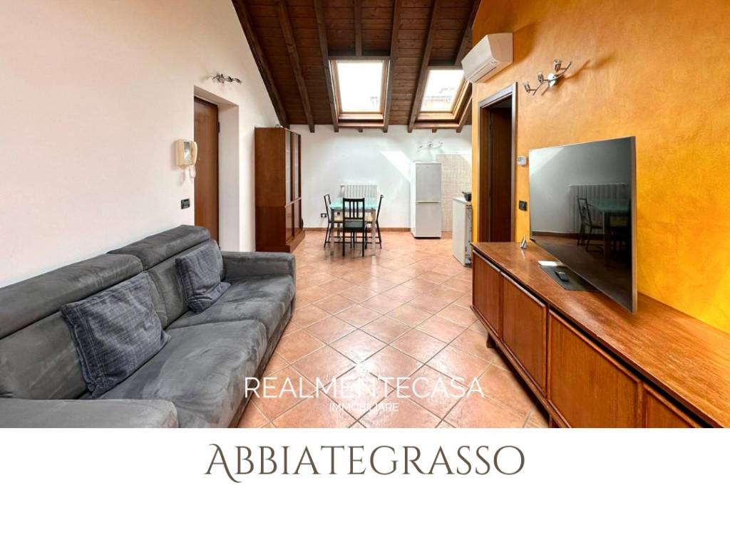 appartamento in vendita ad Abbiategrasso in zona Castelletto