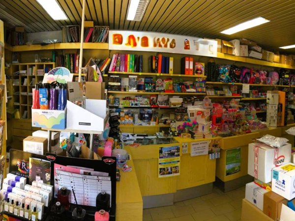 negozio in vendita ad Abbiategrasso