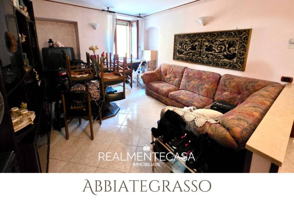 appartamento in vendita ad Abbiategrasso in zona Castelletto