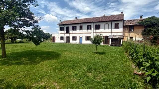casale in vendita ad Abbiategrasso