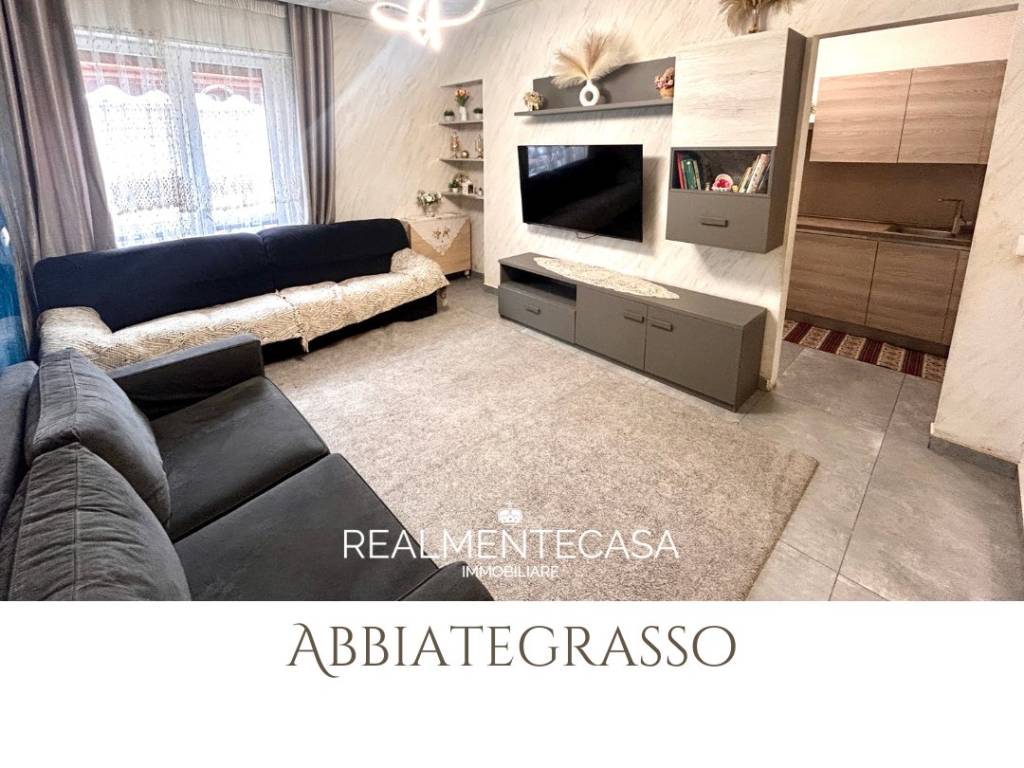 appartamento in vendita ad Abbiategrasso in zona Mendosio