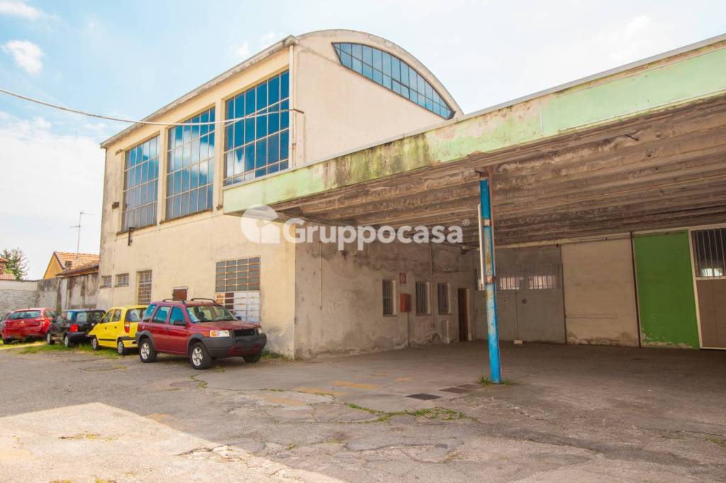 locale commerciale in vendita ad Abbiategrasso