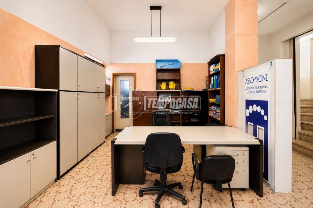 negozio in vendita ad Abbiategrasso