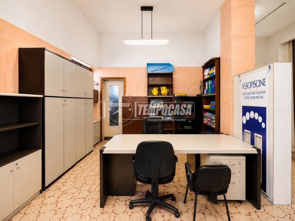 negozio in vendita ad Abbiategrasso