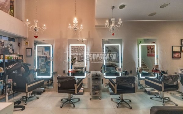 locale commerciale in vendita ad Abbiategrasso