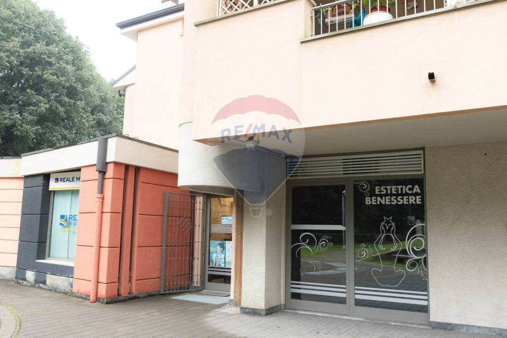 negozio in vendita ad Abbiategrasso