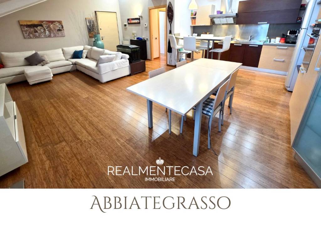 appartamento in vendita ad Abbiategrasso in zona Castelletto