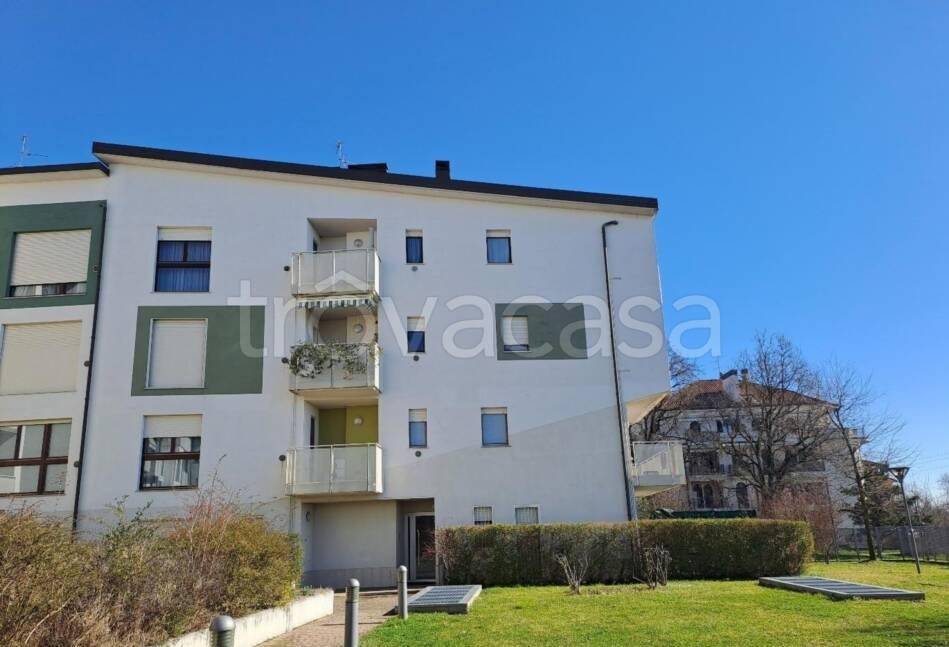appartamento in vendita ad Abbiategrasso in zona Castelletto