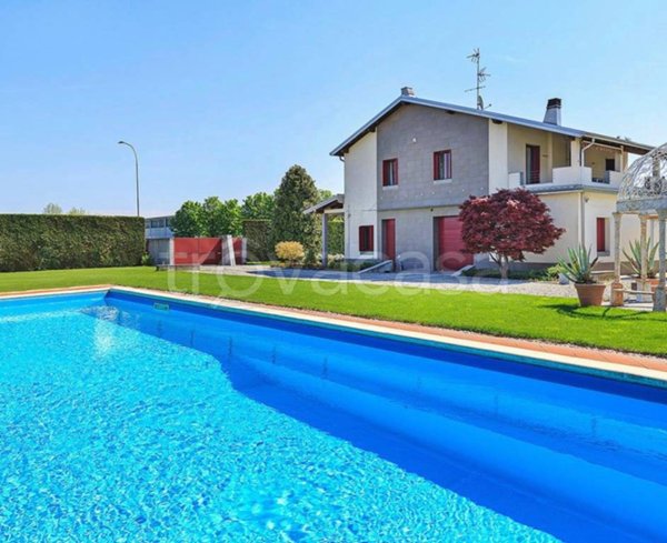 casa indipendente in vendita ad Abbiategrasso