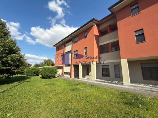 appartamento in vendita ad Abbiategrasso in zona Castelletto
