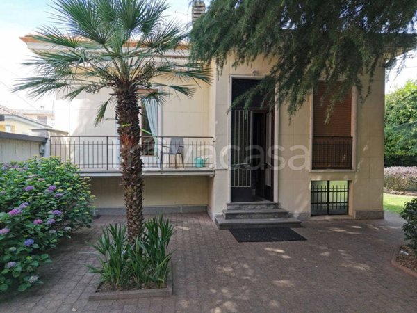 casa indipendente in vendita ad Abbiategrasso