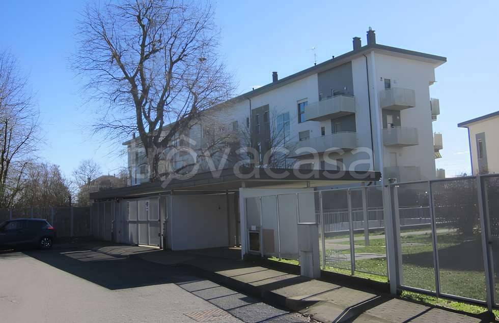 appartamento in vendita ad Abbiategrasso in zona Mendosio