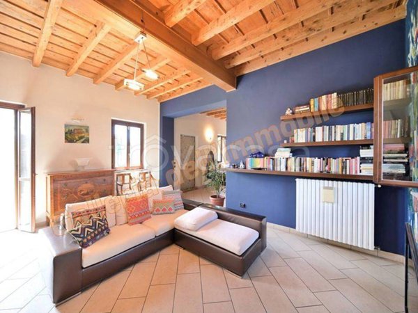 casa indipendente in vendita ad Abbiategrasso in zona Castelletto