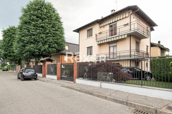 casa indipendente in vendita ad Abbiategrasso