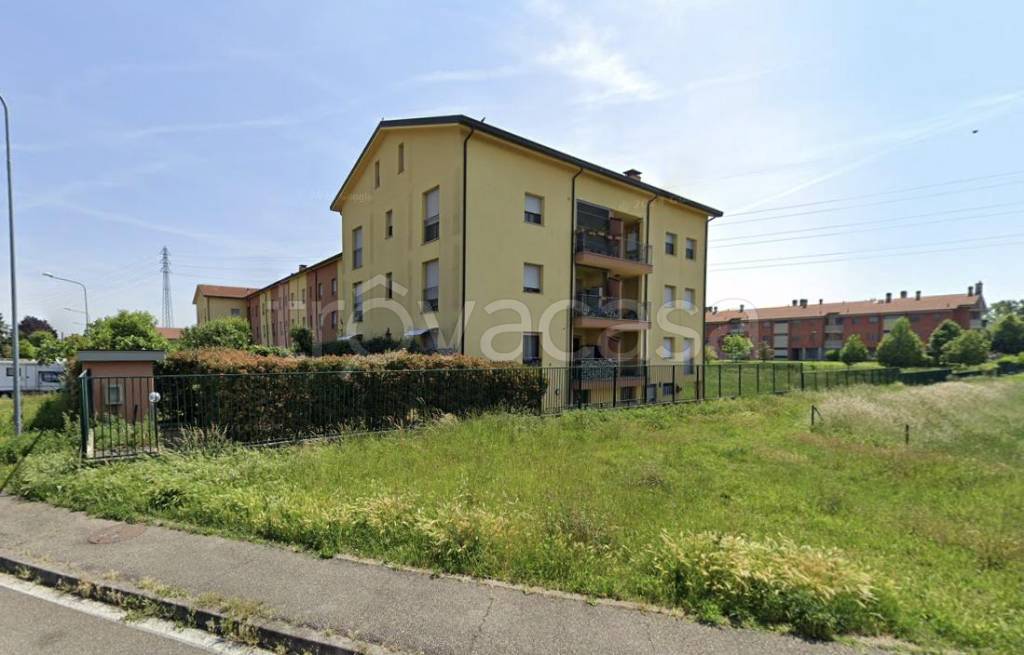 appartamento in vendita ad Abbiategrasso in zona Mendosio