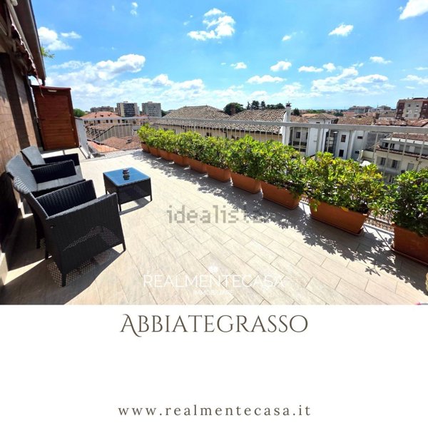 appartamento in vendita ad Abbiategrasso in zona Mendosio