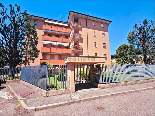appartamento in vendita ad Abbiategrasso in zona Castelletto