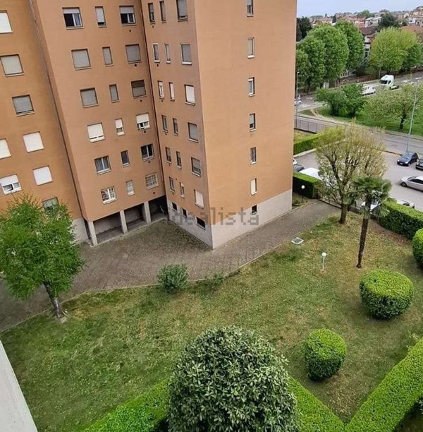 appartamento in vendita ad Abbiategrasso in zona Castelletto