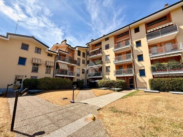 appartamento in vendita ad Abbiategrasso in zona Castelletto