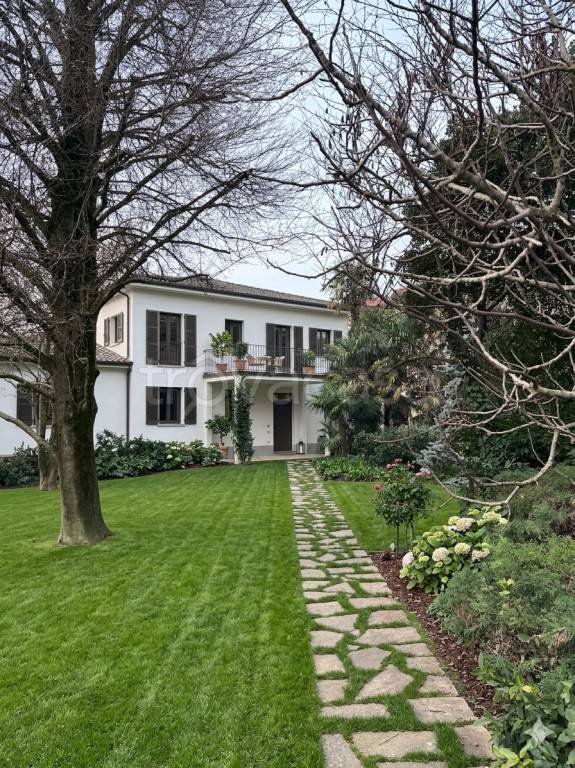casa indipendente in vendita ad Abbiategrasso