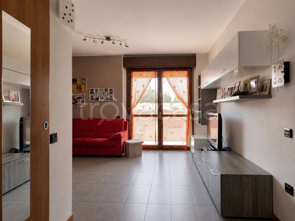 appartamento in vendita ad Abbiategrasso in zona Castelletto