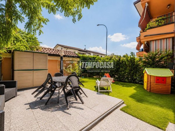 appartamento in vendita ad Abbiategrasso in zona Castelletto