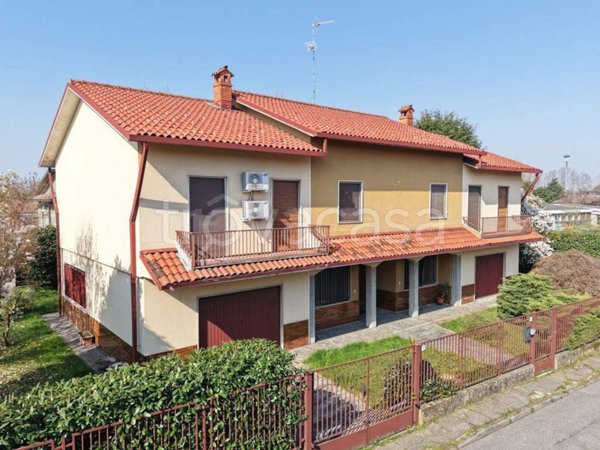 casa indipendente in vendita ad Abbiategrasso