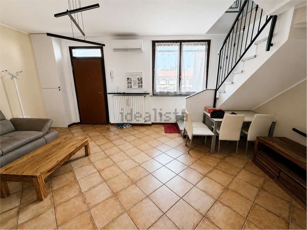 appartamento in vendita ad Abbiategrasso in zona Castelletto
