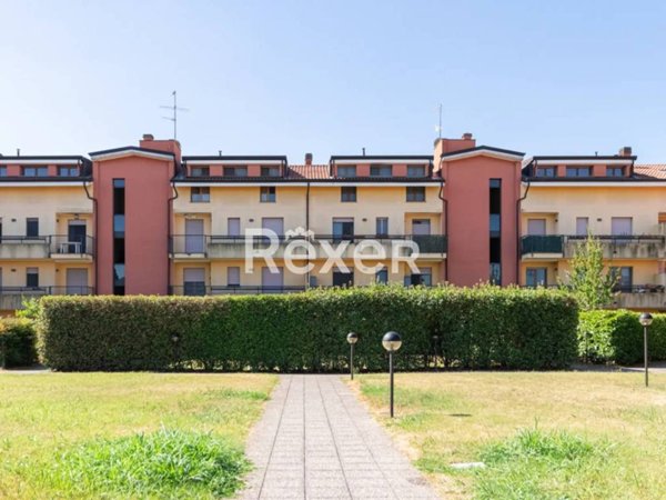 appartamento in vendita ad Abbiategrasso in zona Castelletto