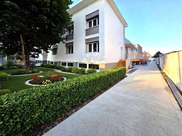 appartamento in vendita ad Abbiategrasso in zona Castelletto