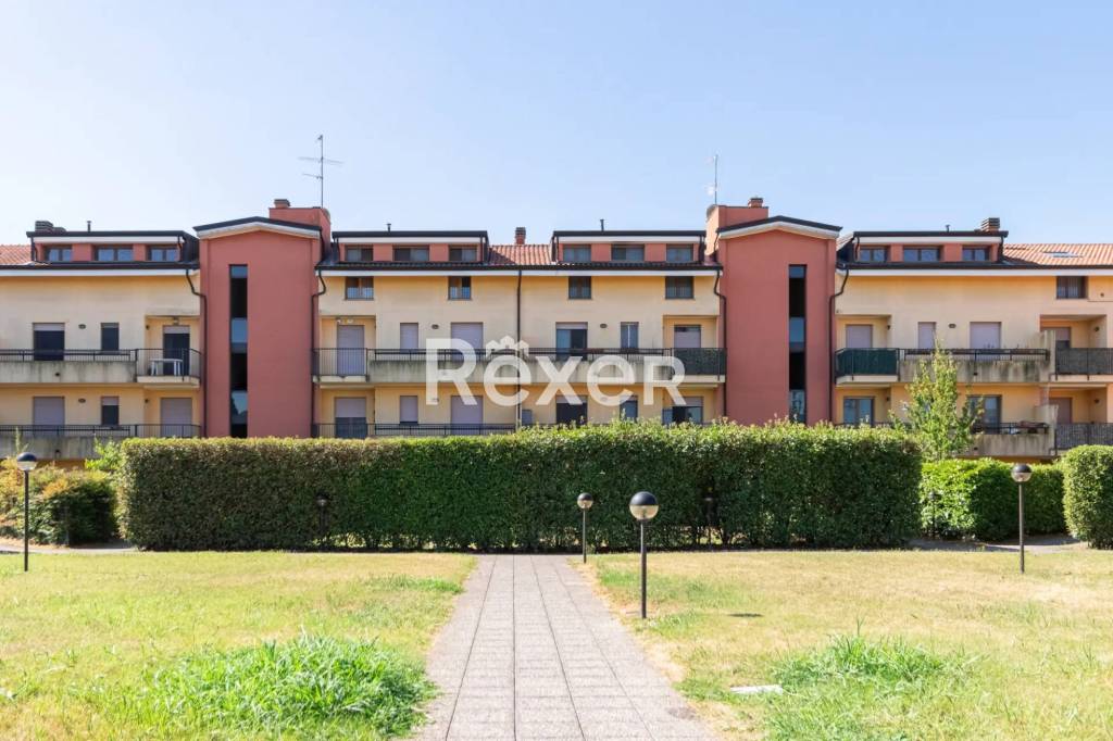 appartamento in vendita ad Abbiategrasso in zona Castelletto
