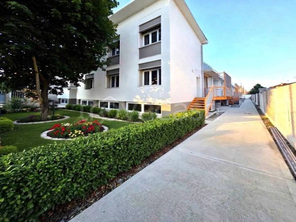 appartamento in vendita ad Abbiategrasso in zona Castelletto