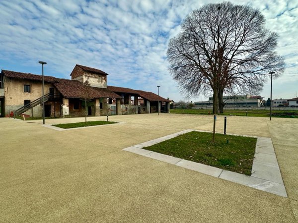 casa indipendente in vendita ad Abbiategrasso in zona Castelletto