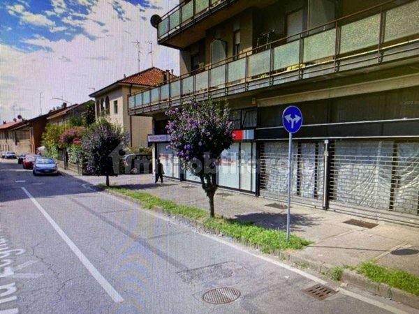 negozio in vendita ad Abbiategrasso