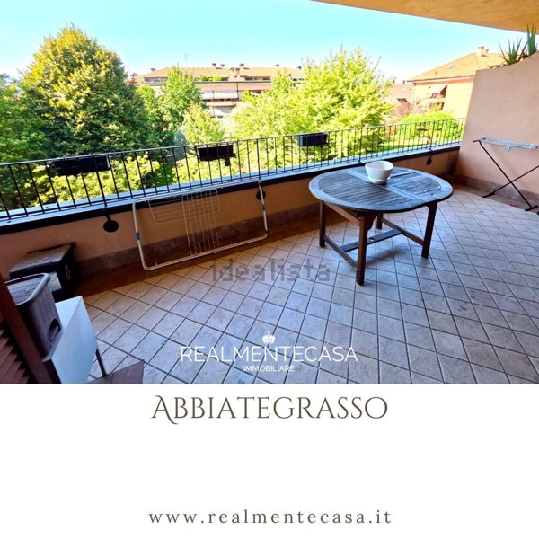 appartamento in vendita ad Abbiategrasso in zona Castelletto