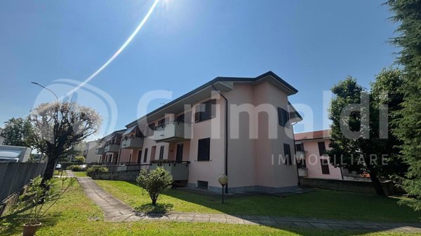 appartamento in vendita ad Abbiategrasso in zona Castelletto