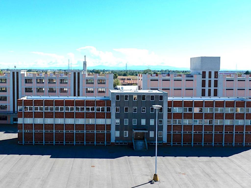 locale commerciale in vendita ad Abbiategrasso